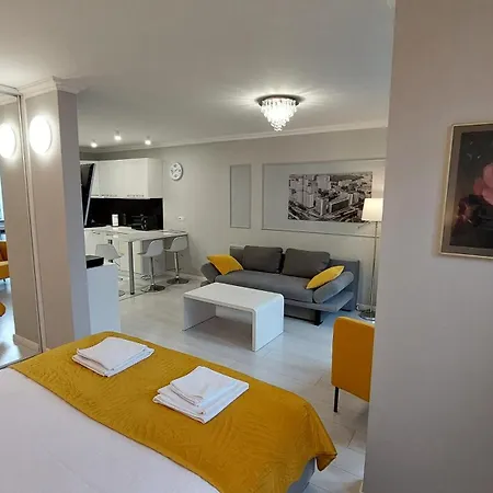 Elegancki Apartament W Sercu Warszawy Warsaw Exterior photo